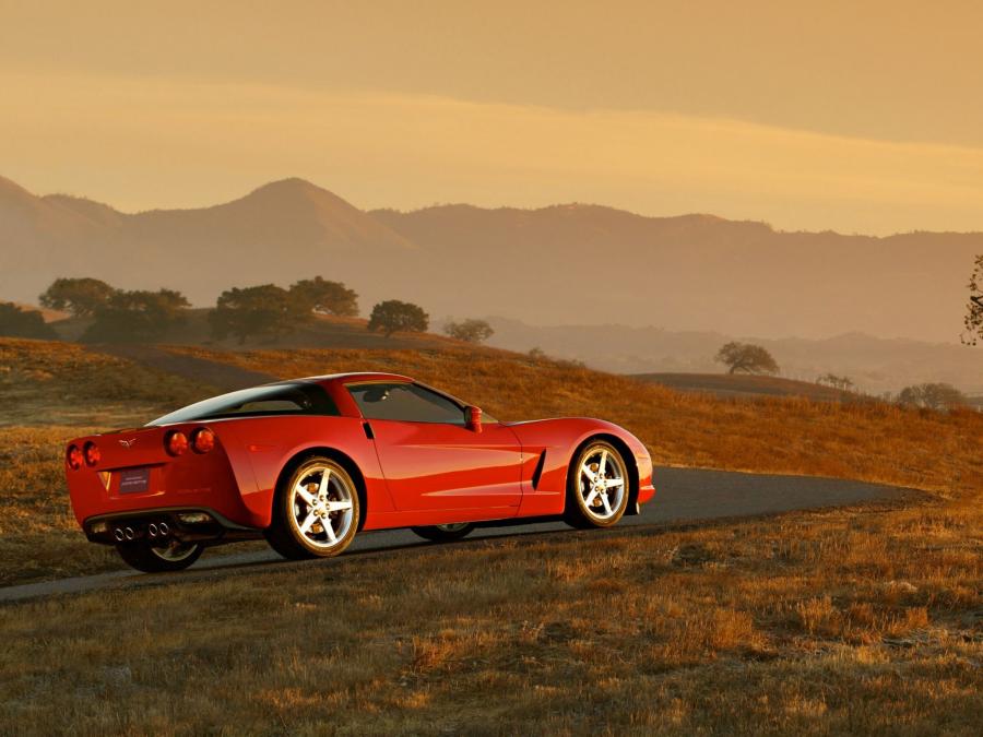  Chevrolet Corvette Coupe 2004 года  (фото 10 из 16)